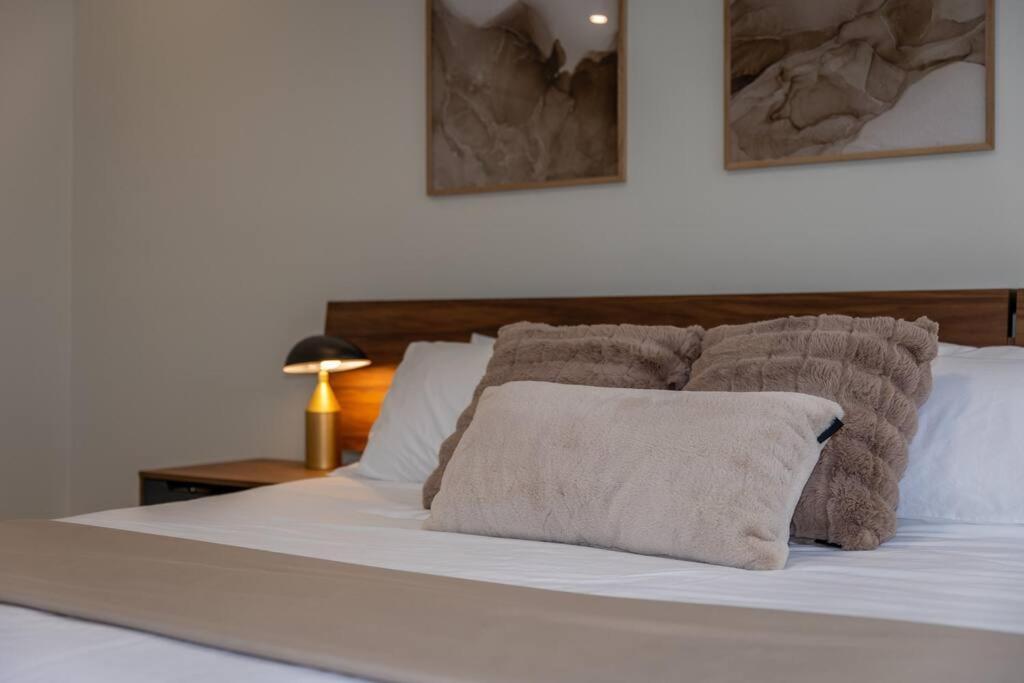 Luxurious 5 Bedroom House With Pool & Sauna 웨스트 켈로나 외부 사진
