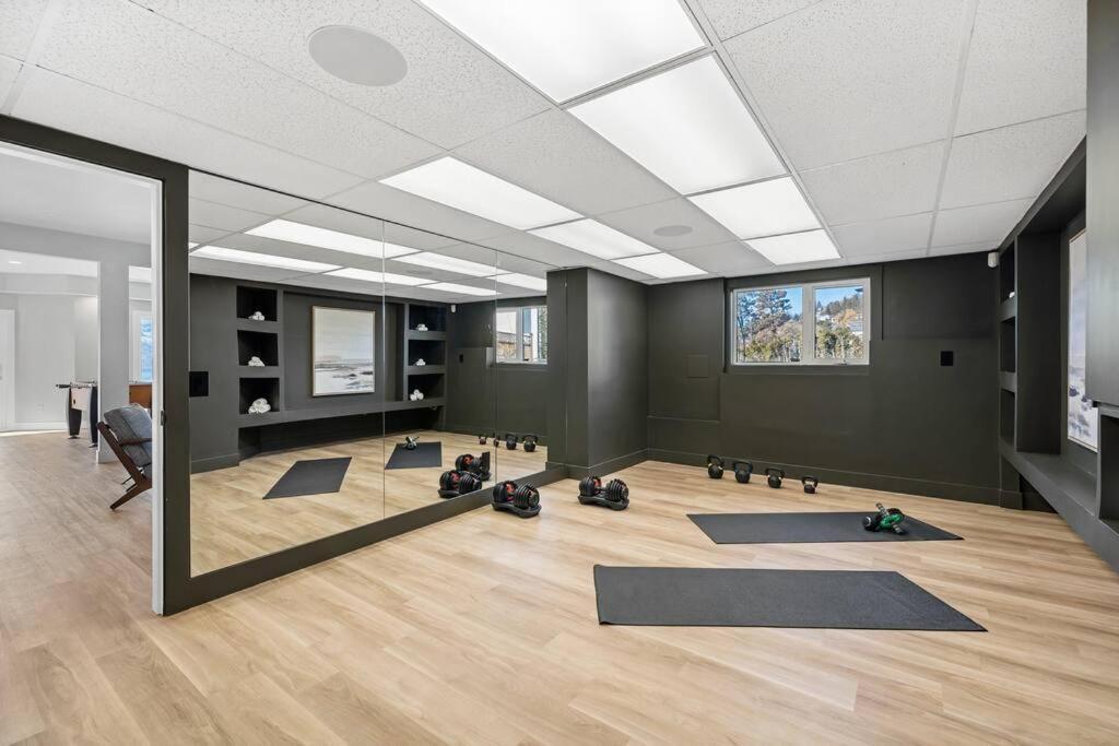 Luxurious 5 Bedroom House With Pool & Sauna 웨스트 켈로나 외부 사진