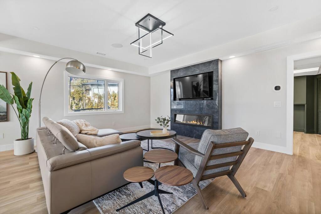 Luxurious 5 Bedroom House With Pool & Sauna 웨스트 켈로나 외부 사진