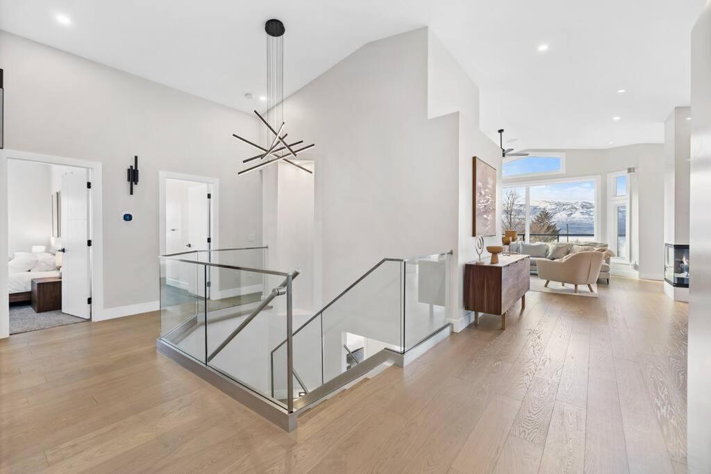 Luxurious 5 Bedroom House With Pool & Sauna 웨스트 켈로나 외부 사진
