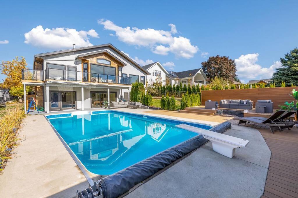 Luxurious 5 Bedroom House With Pool & Sauna 웨스트 켈로나 외부 사진