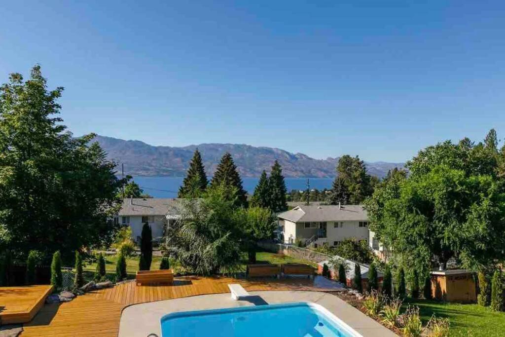 Luxurious 5 Bedroom House With Pool & Sauna 웨스트 켈로나 외부 사진