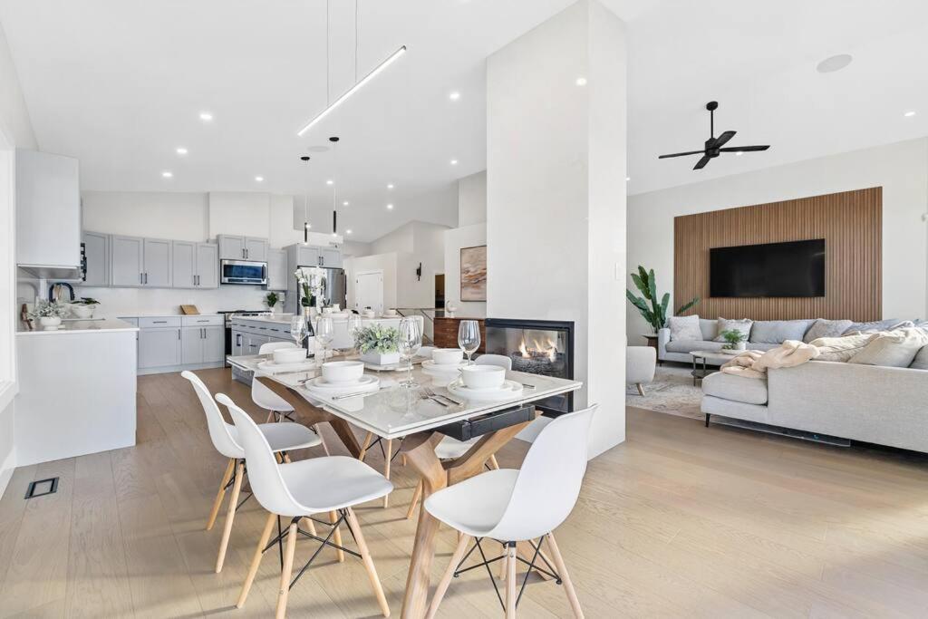 Luxurious 5 Bedroom House With Pool & Sauna 웨스트 켈로나 외부 사진