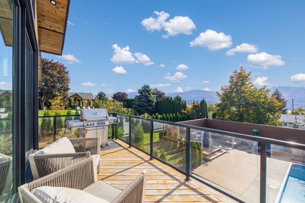 Luxurious 5 Bedroom House With Pool & Sauna 웨스트 켈로나 외부 사진